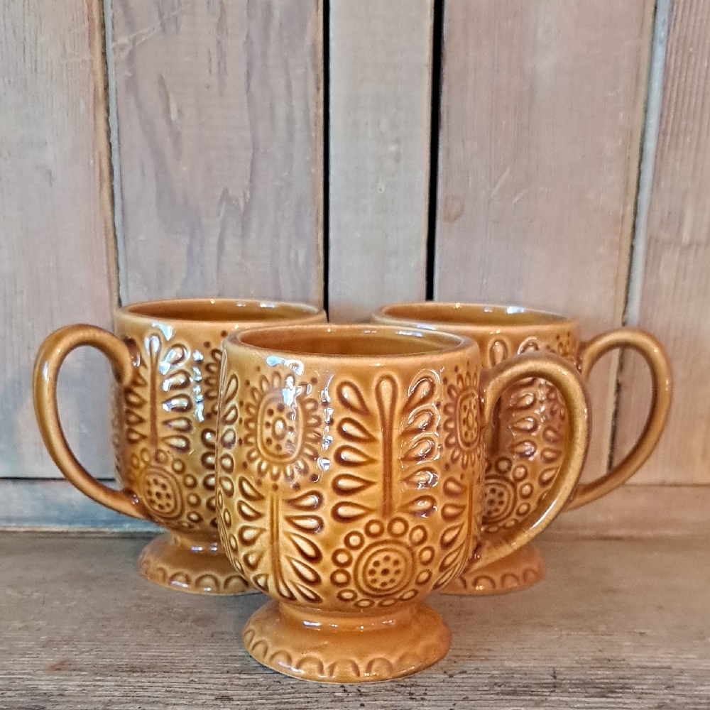 Set Of 3 Mod Floral Vintage Cups